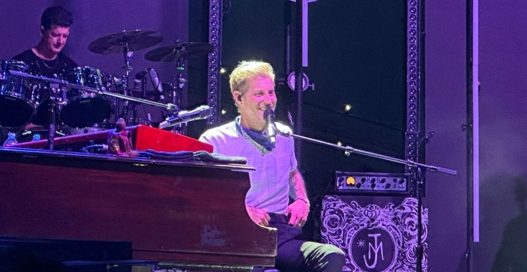 Jack’s Mannequin, Rainy Streets & Mild Back Pain